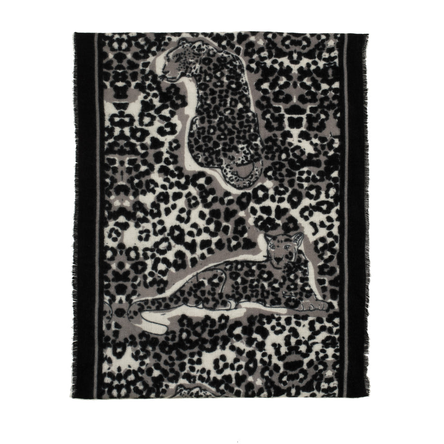 Large black store and white scarf
